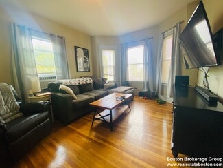 3 Mount Vernon St Unit 1, Boston, MA 02125