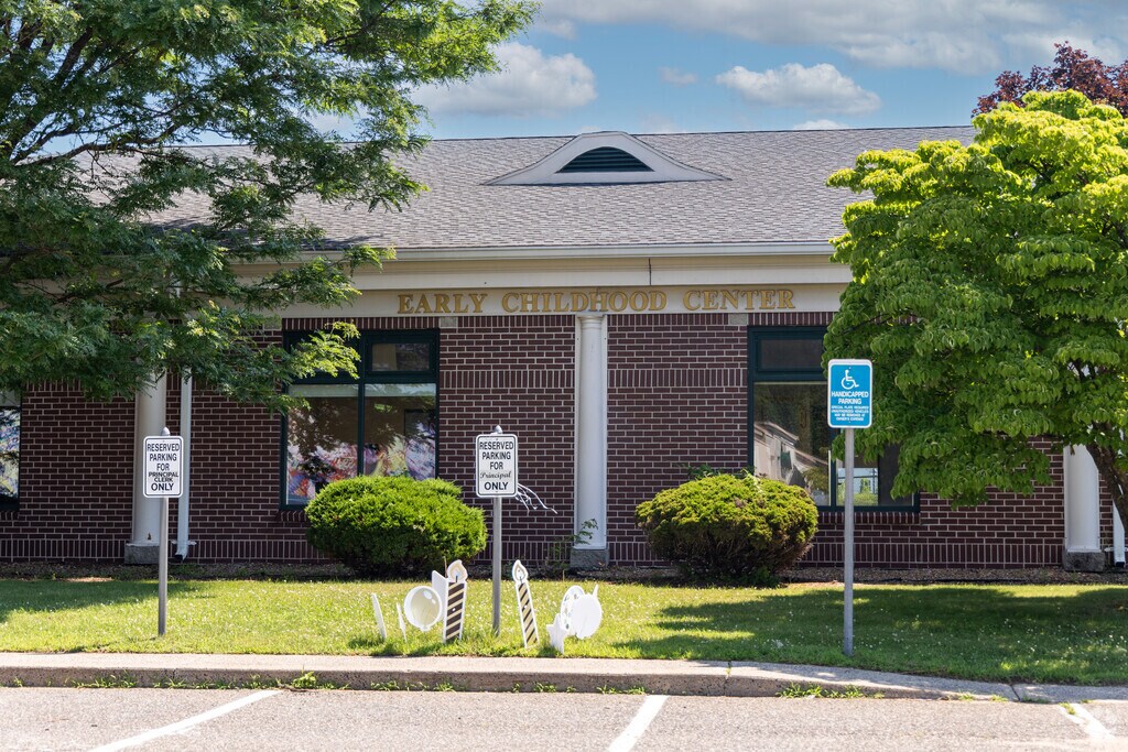 Early Childhood Education Center is located in Springfield, MA.