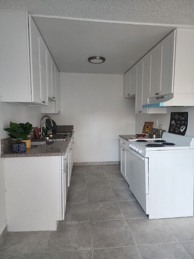 8530 Cedros Ave Unit 316, Los Angeles, CA 91402