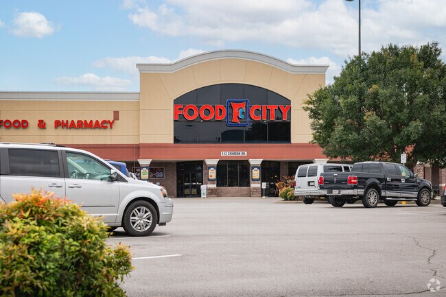 Food City serves the community of Trenton.