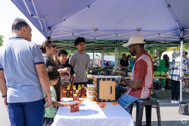 The Pohick community has their Lorton Farmers Market on Sundays 8 to 12PM.