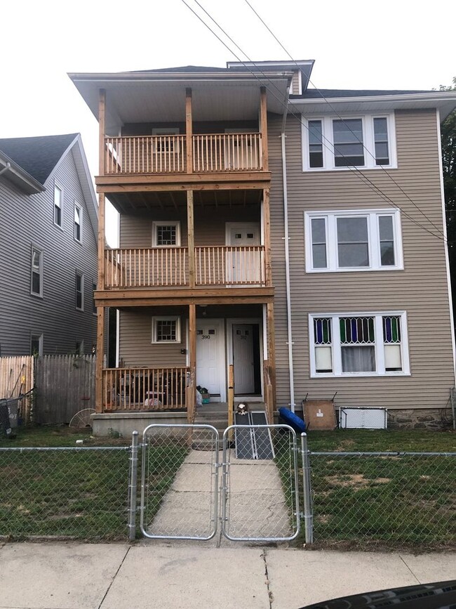 392 Carrington Ave, Woonsocket, RI 02895