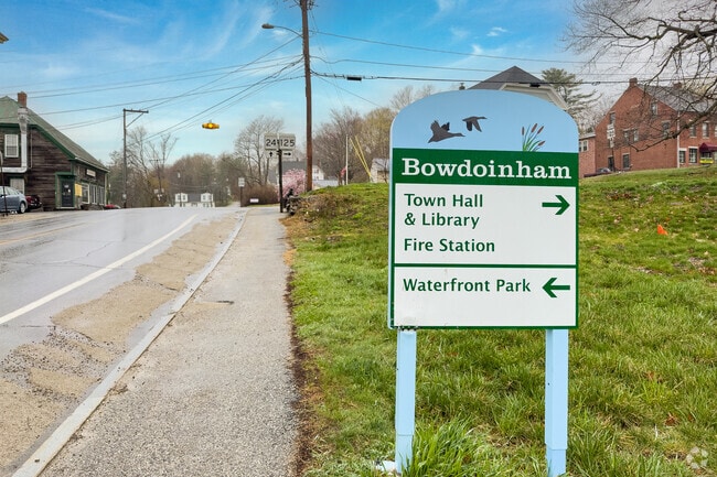 Residents can reach most attractions in Bowdoinham in just minutes.