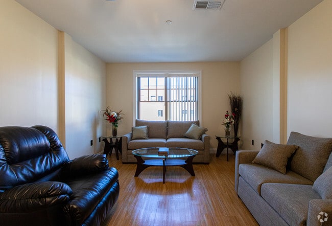 Washington Park of Keene, Keene, NH 03431 - photo 6