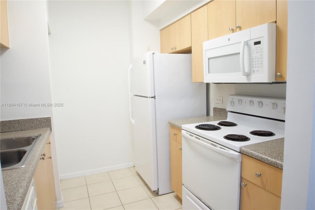 2440 E Preserve Way, Miramar, FL 33025 - photo 4