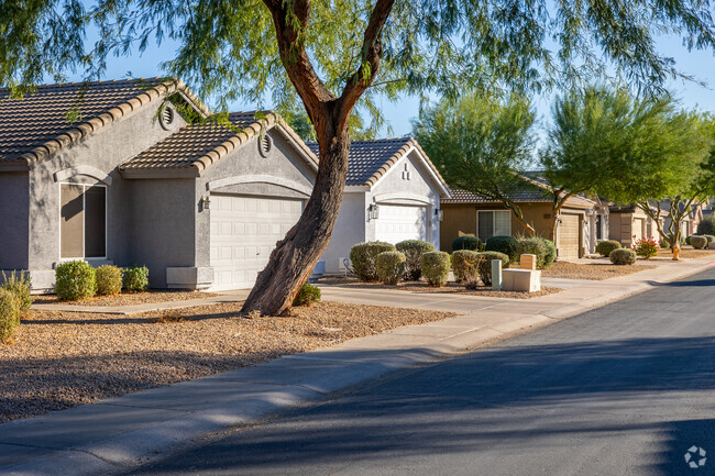 Open floor plans and spacious rooms define the family homes in North Central Phoenix.