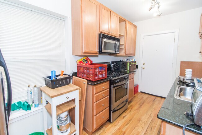 927 W Sunnyside Ave unit 9273S, Chicago, IL 60640 - photo 3