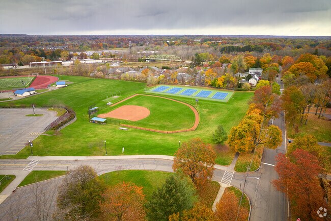 The student:teacher ratio of 10:1 is lower than the New York state level of 11:1.