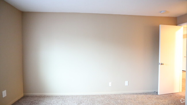Bedroom - 1BR, 1BA - 732 SF