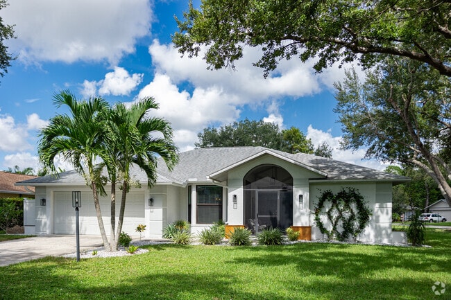 Most Three Oaks homes feature thoughtful landscaping and decor.