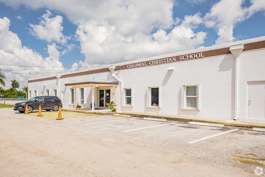 Colonial Christian School in Homestead FL has great teachers and staff for students.