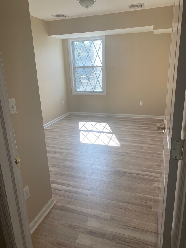 23 W Shore Trail unit 3, Sparta, NJ 07871 - photo 6