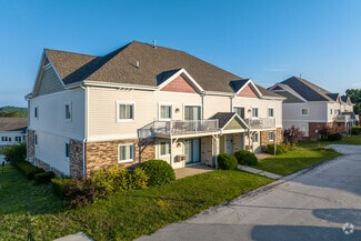 426 N Oak Crest Dr, Wales, WI 53183