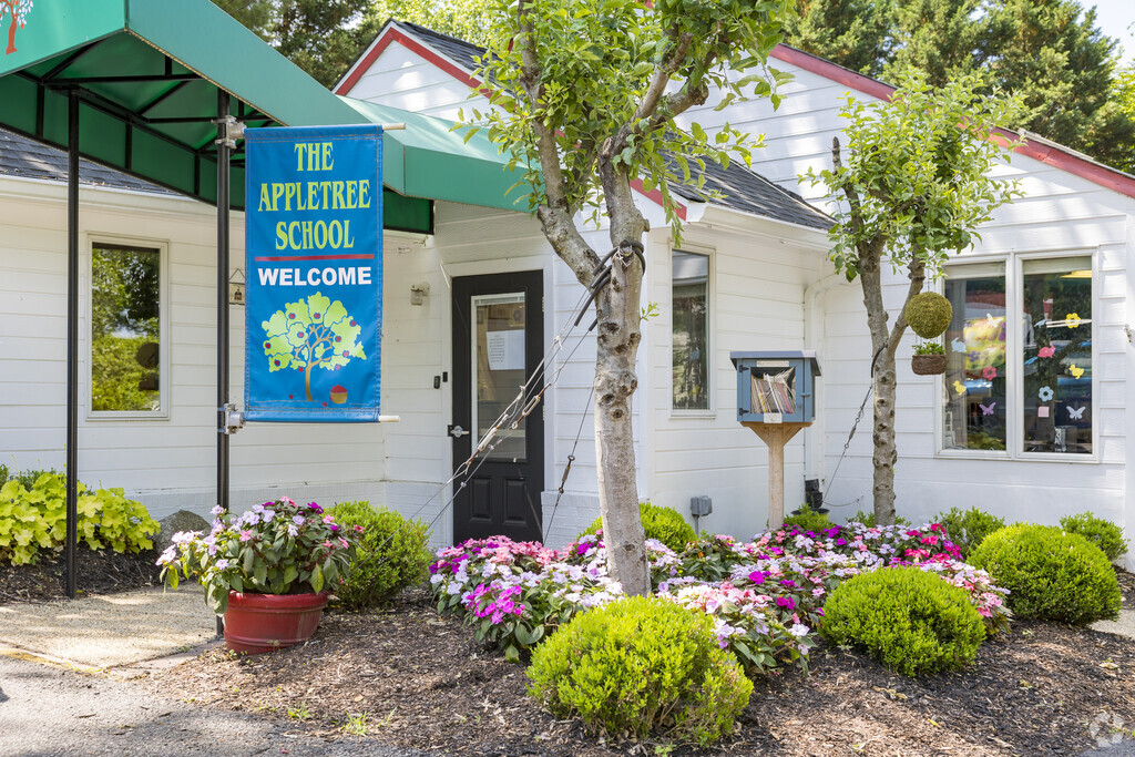 The Appletree School in Fairfax, VA welcomes young learners from PreK through 3rd grade.