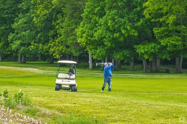 Residents of Oakville can enjoy a round of golf at Maplewood Golf Club.