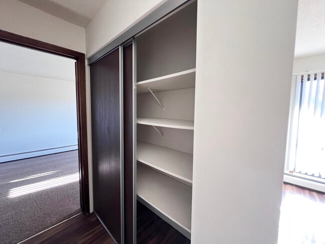 Lake Cove Village, Inver Grove Heights, MN 55077 - photo 5