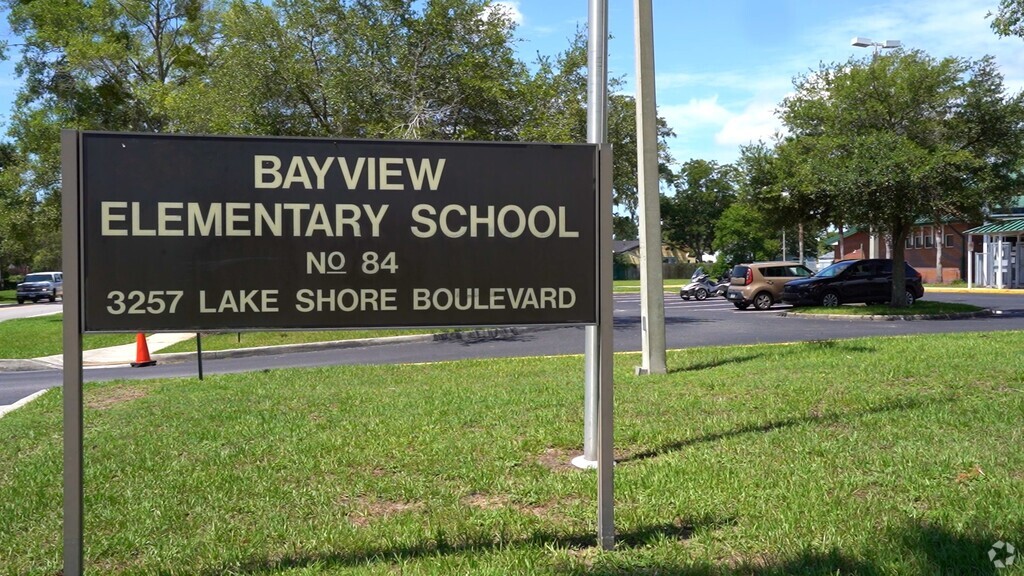 Bayview Elementary School
serves students in the Lakeshore neighborhood.