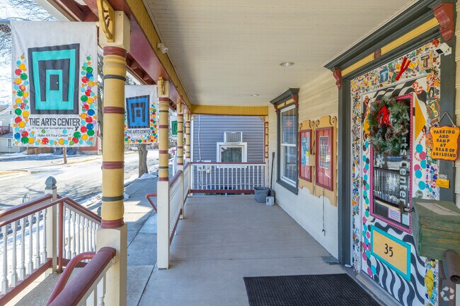 The YMCA Arts Center in Sunbury offers classes and workshops for pottery, drawing, painting, jewelry making and woodworking.