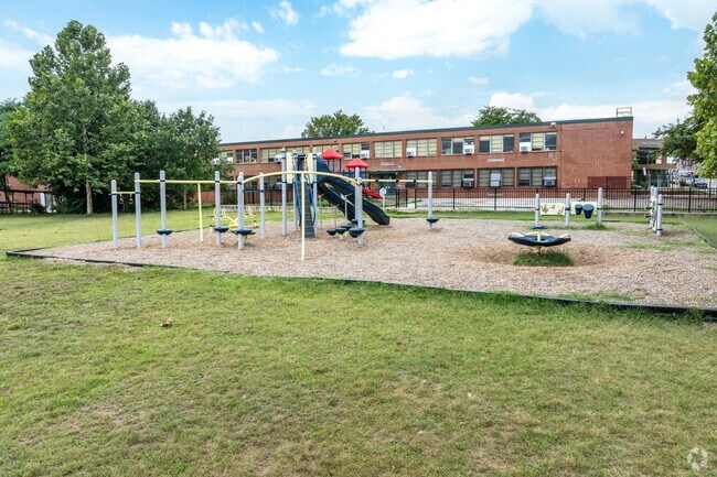 Franklin Square Elementary School
in Baltimore helps students excel.