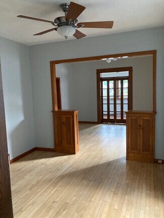 712 6th St NE Unit Lower unit, Minneapolis, MN 55413