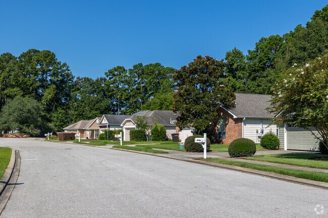 Finding hidden gems and tranquil spots in the heart of Maclay.