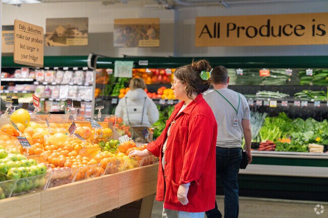 MOM's Organic Market offers fresh organic produce in Rosemont.