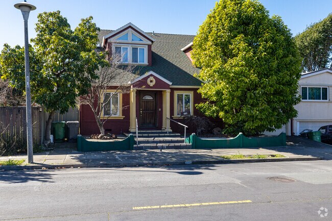Cherished memories built in this cozy Albany family home.