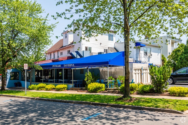 Pithari Taverna serves classic Greek dishes in Highland Park.