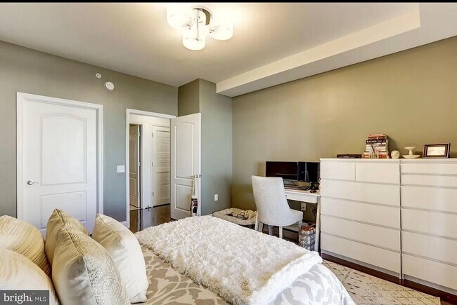 The Henry unit 121, Alexandria, VA 22314 - photo 5