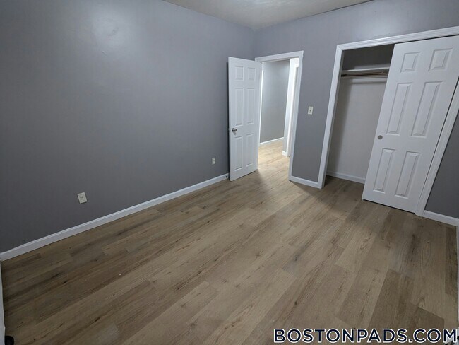 114 Mt Pleasant Ave unit 3, Boston, MA 02119 - photo 2