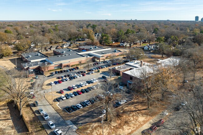 There is ample parking at Avon Lenox School in Memphis.