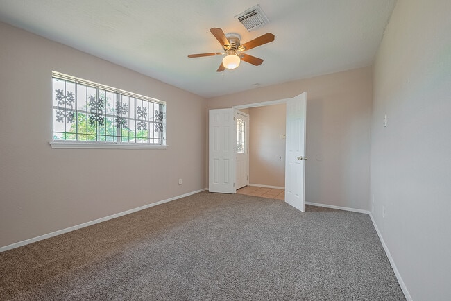 3619 Kilkenny Dr, Houston, TX 77047 - photo 3