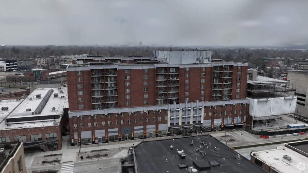 Birmingham Place unit 511, Birmingham, MI 48009 - photo 2