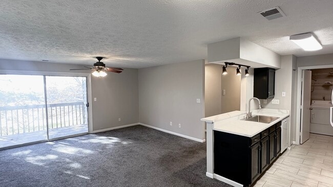 8919 Eagleview Dr, West Chester, OH 45069 - photo 2