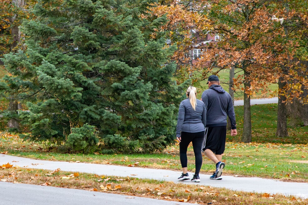 Neighborhood_LakeBristolSquare_V1_102323