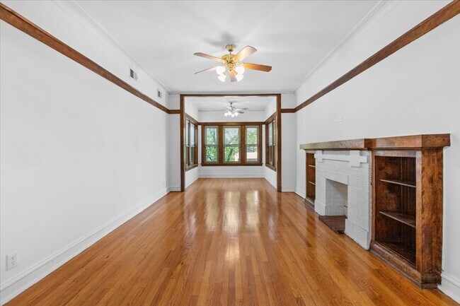 1537 W Addison St unit 2, Chicago, IL 60613 - photo 3