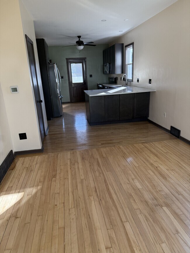 3747 E Pulaski Ave, Cudahy, WI 53110 - photo 2