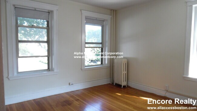 90 Maple St unit 4, Malden, MA 02148 - photo 3
