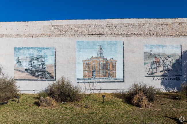 You can spot many historic murals while walking downtown Sweetwater.