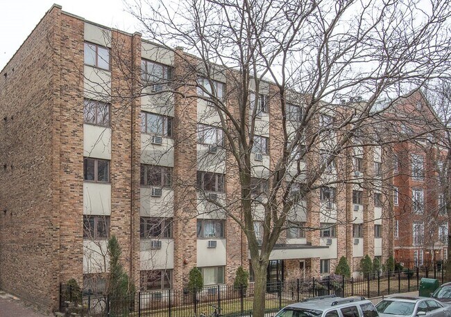 630 W Wrightwood Ave unit 625-312, Chicago, IL 60614 - photo 2