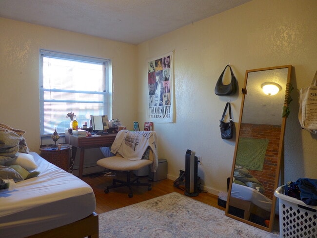 70 Hammond St, Roxbury Crossing, MA 02120 - photo 7