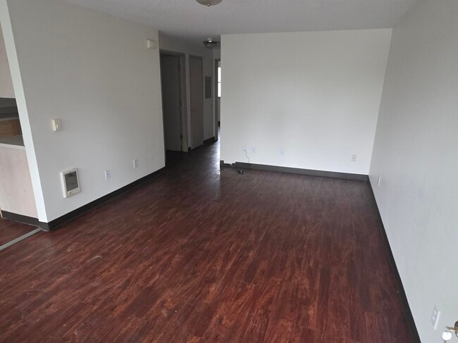 753 Clay St E unit 1, Monmouth, OR 97361 - photo 2