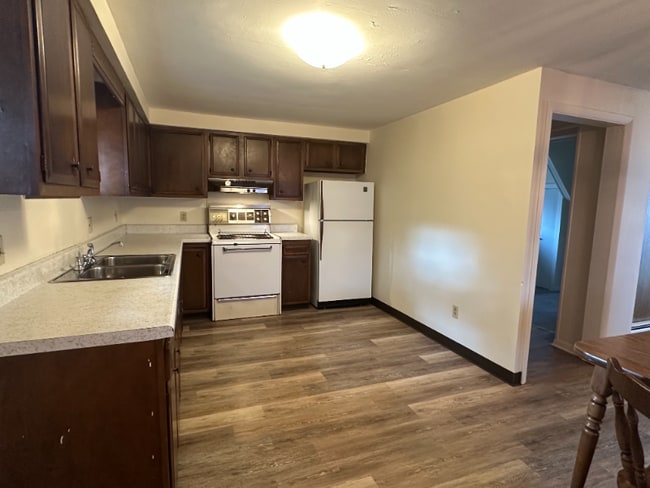 64 E 5th St unit downstairs apartment, Oswego, NY 13126 - photo 4