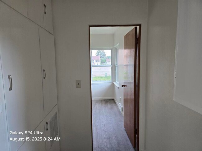 1634 King St unit Apartment, Sidney, NE 69162 - photo 5