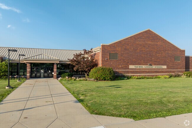 Students of Cobblestone Estates can Lindsay Elementary School.