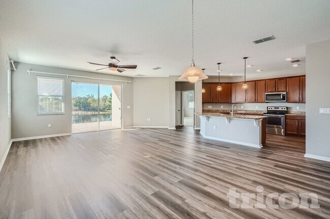 10514 Medford Lakes Dr, Riverview, FL 33578 - photo 7