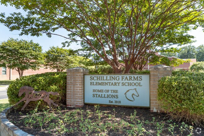 Schilling Farms Elementary is located at 935 Colbert St S in Collierville.