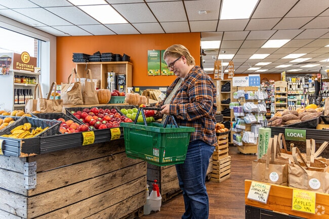 Edson Farms Natural Foods provides fresh produce and healthy food to Traverse Heights.
