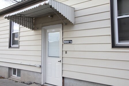 1040 N 26th St unit 1040.5 N 26th St, Billings, MT 59101 - photo 2