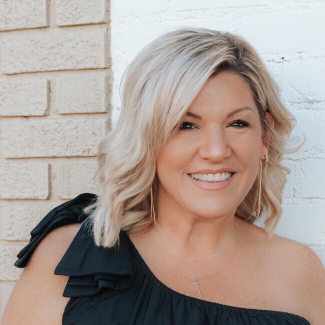 Lucy Golladay